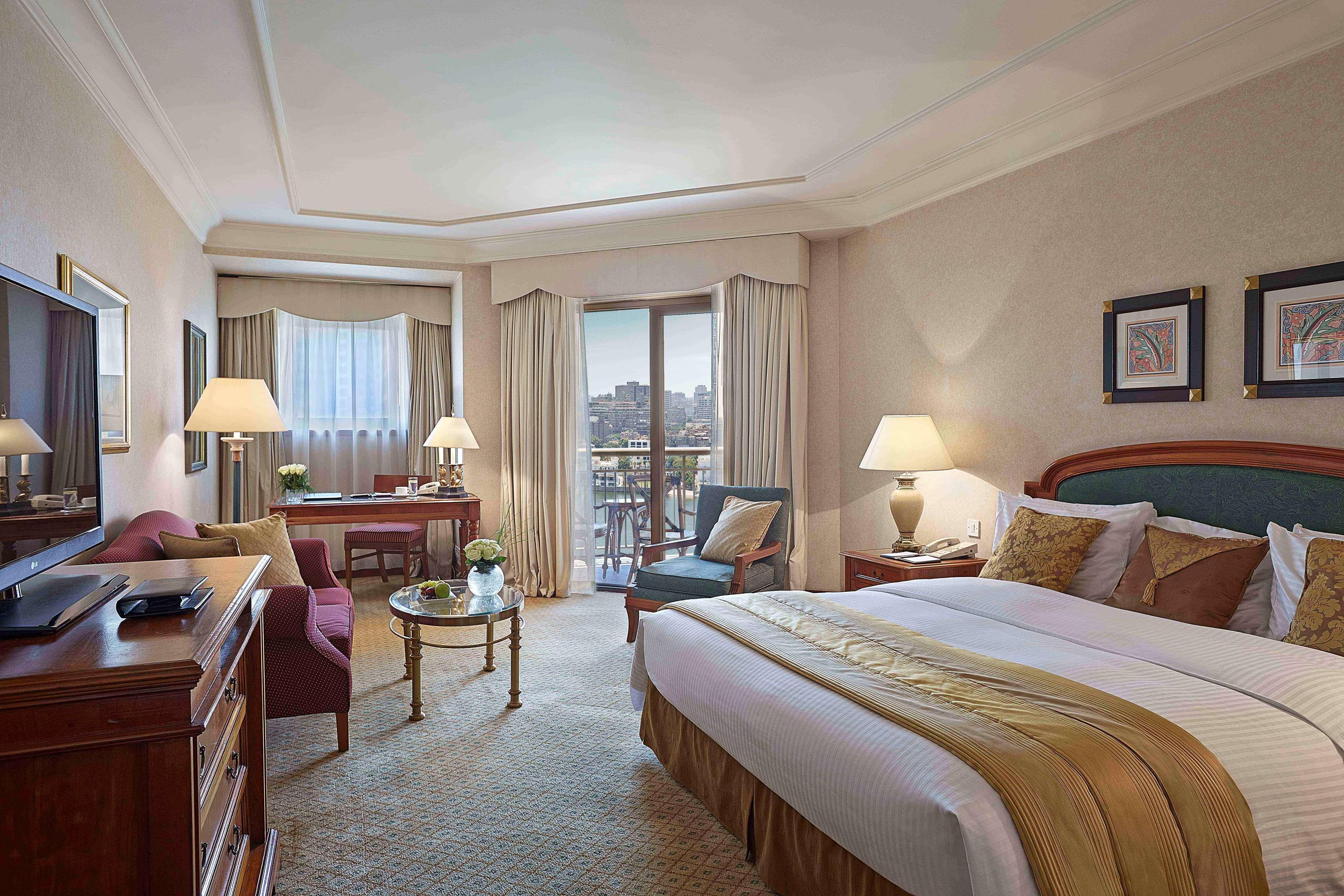 Sofitel Cairo Downtown Nile Hotel Exterior photo A room at the Four Seasons Hotel, Cairo