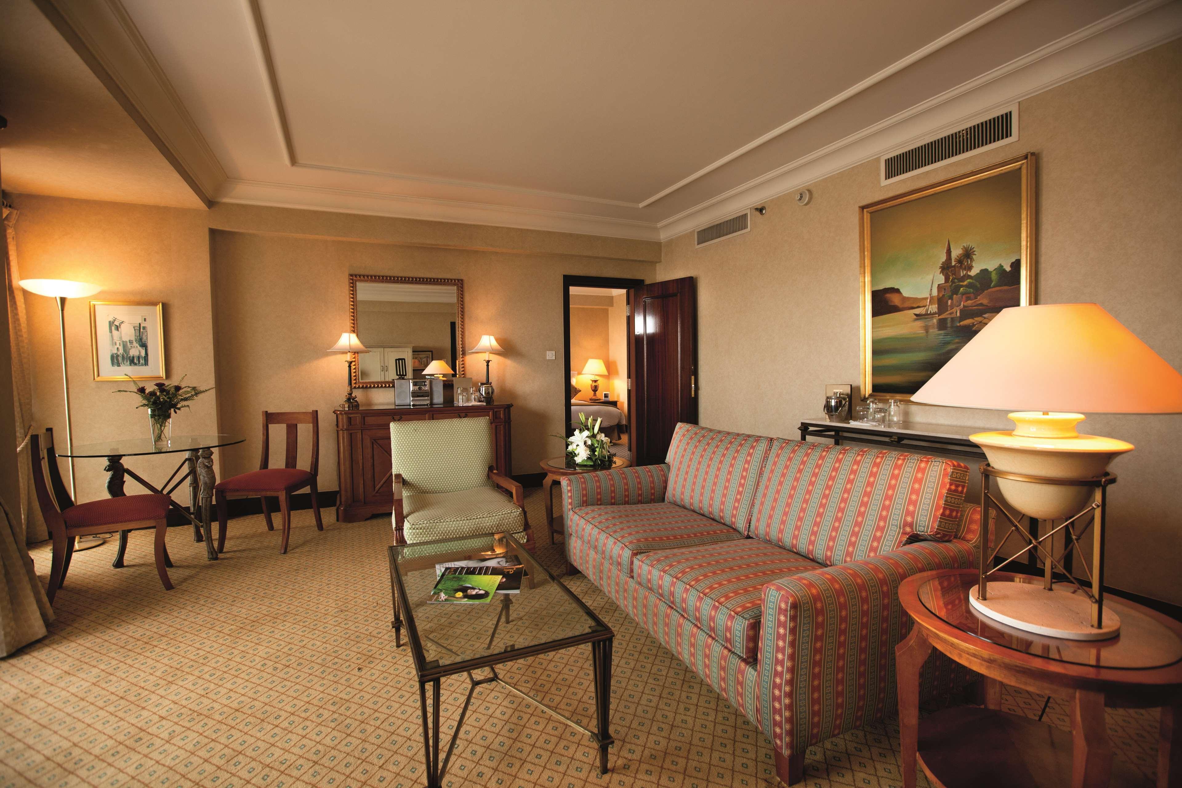 Sofitel Cairo Downtown Nile Hotel Exterior photo A suite at the Four Seasons Hotel, Cairo
