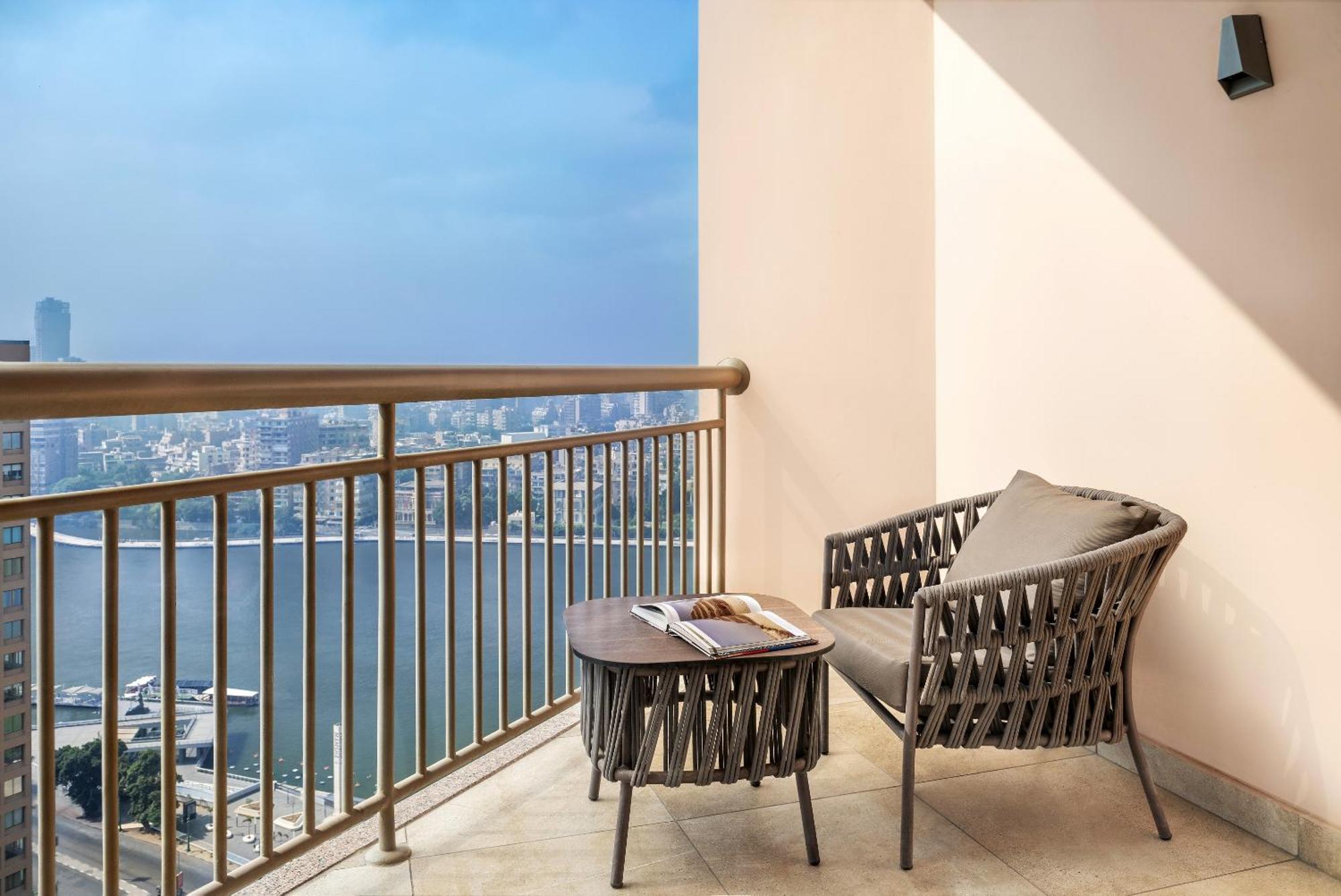 Sofitel Cairo Downtown Nile Hotel Exterior photo A balcony