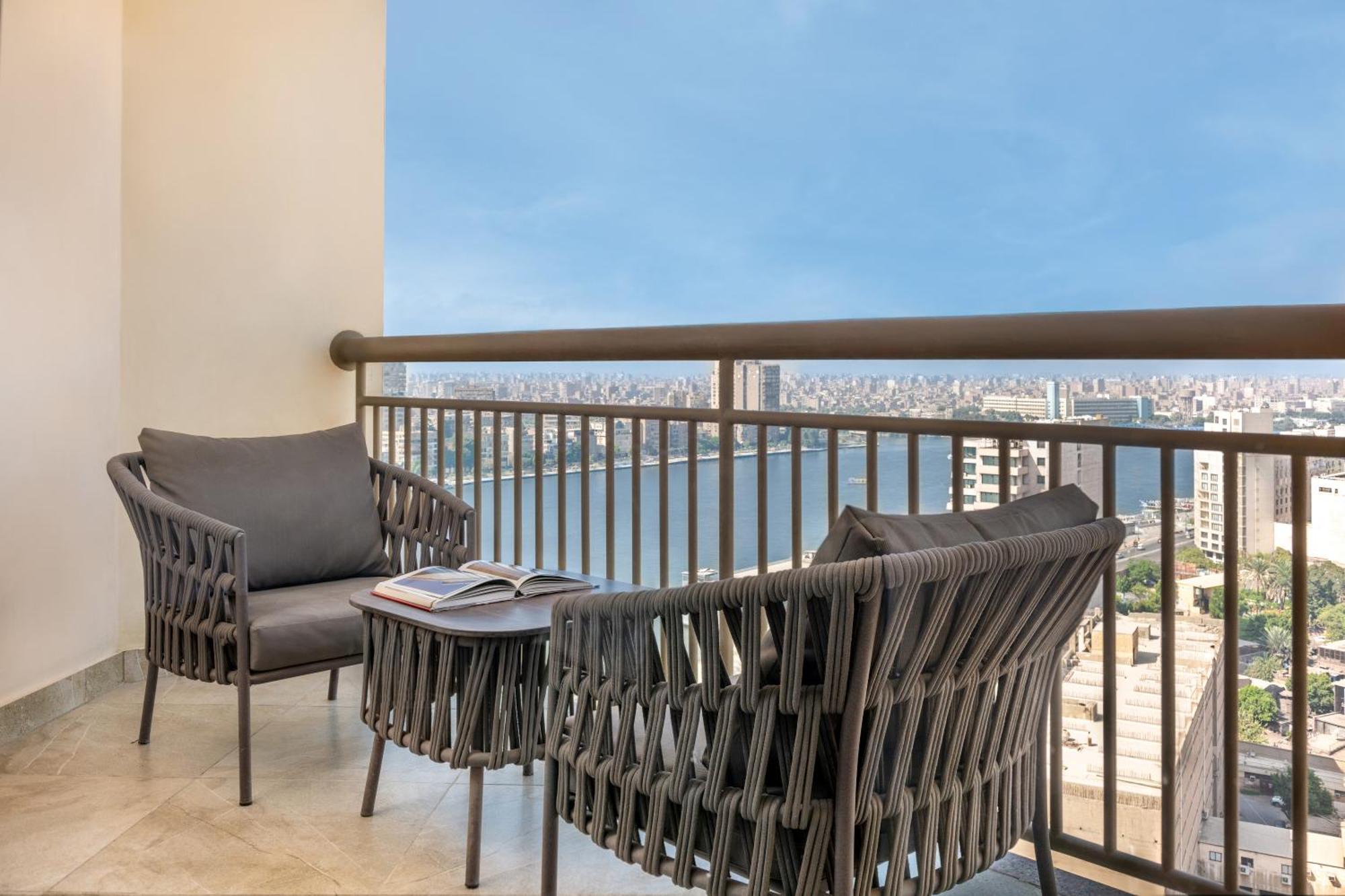 Sofitel Cairo Downtown Nile Hotel Exterior photo Balcony